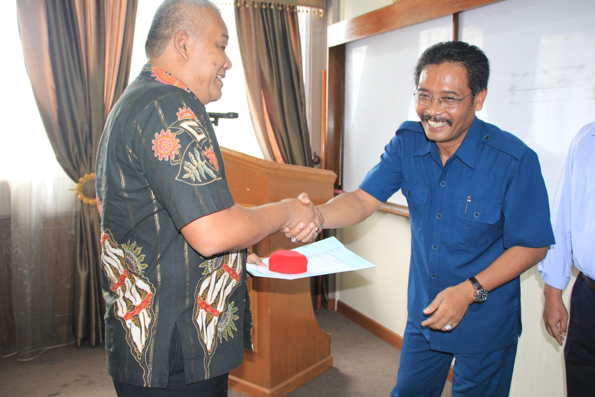 Pelepasan Purnabakti Drs. H. Dhana Satria Wirawan