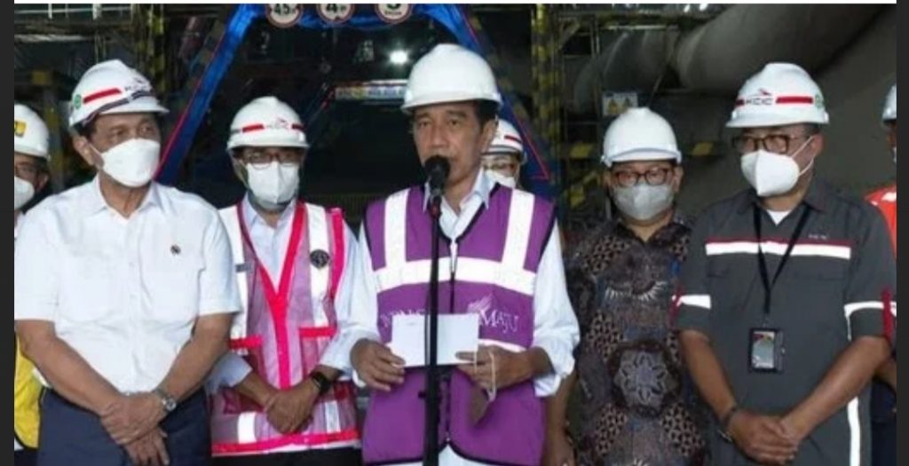 Presiden Joko Widodo Meninjau Langsung Proyek Pembangunan Kereta Cepat Jakarta-Bandung Di Kabupaten Purwakarta