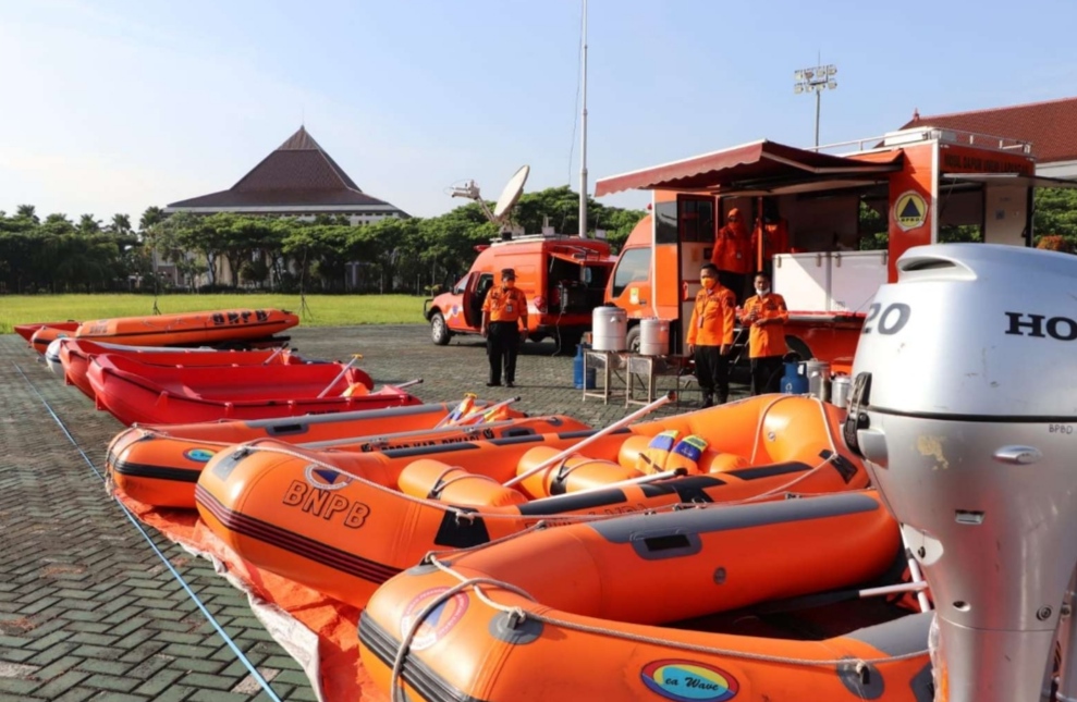 Badan Penanggulangan Bencana Daerah Kabupaten Bekasi Menyiagakan Puluhan Personel dan Peralatan Penanggulangan Bencana Sebagai Antisipasi Terjadinya Bencana Banjir