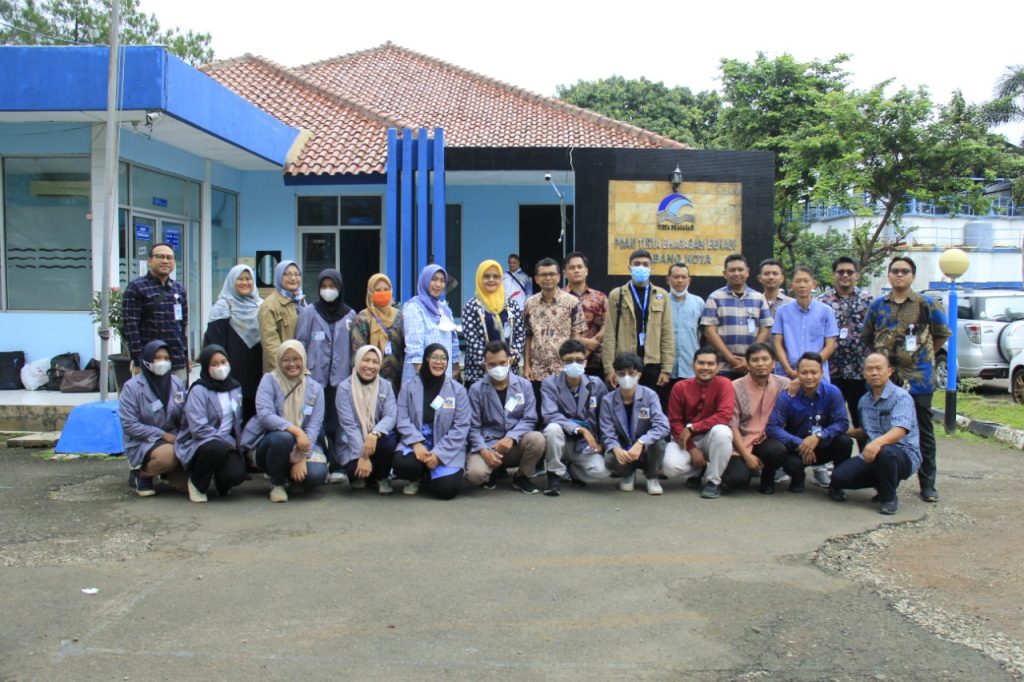 PDAM Tirta Bhagasasi Bekasi Menerima Kunjungan 12 Mahasiswa Institut Kesehatan dan Teknologi Pondok Karya Pembangunan DKI Jakarta