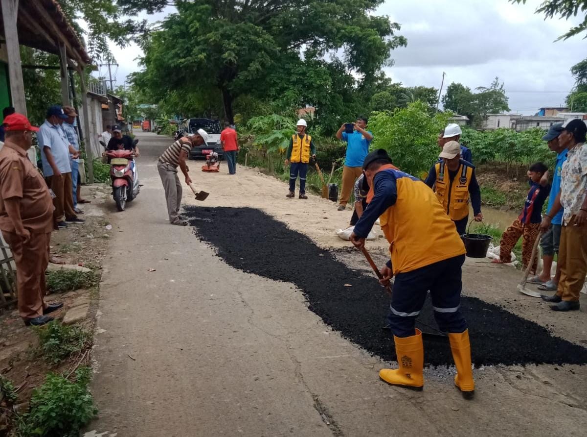 Pemkab Bekasi Perbaiki Tiga Titik Jalan Penghubung Di Sukakarya ...