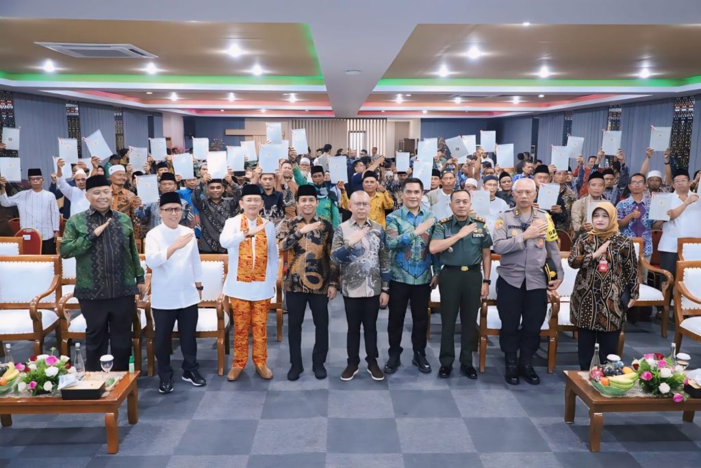 Kementerian ATR/BPN Serahkan 50 Sertifikat Wakaf di Kabupaten Bekasi