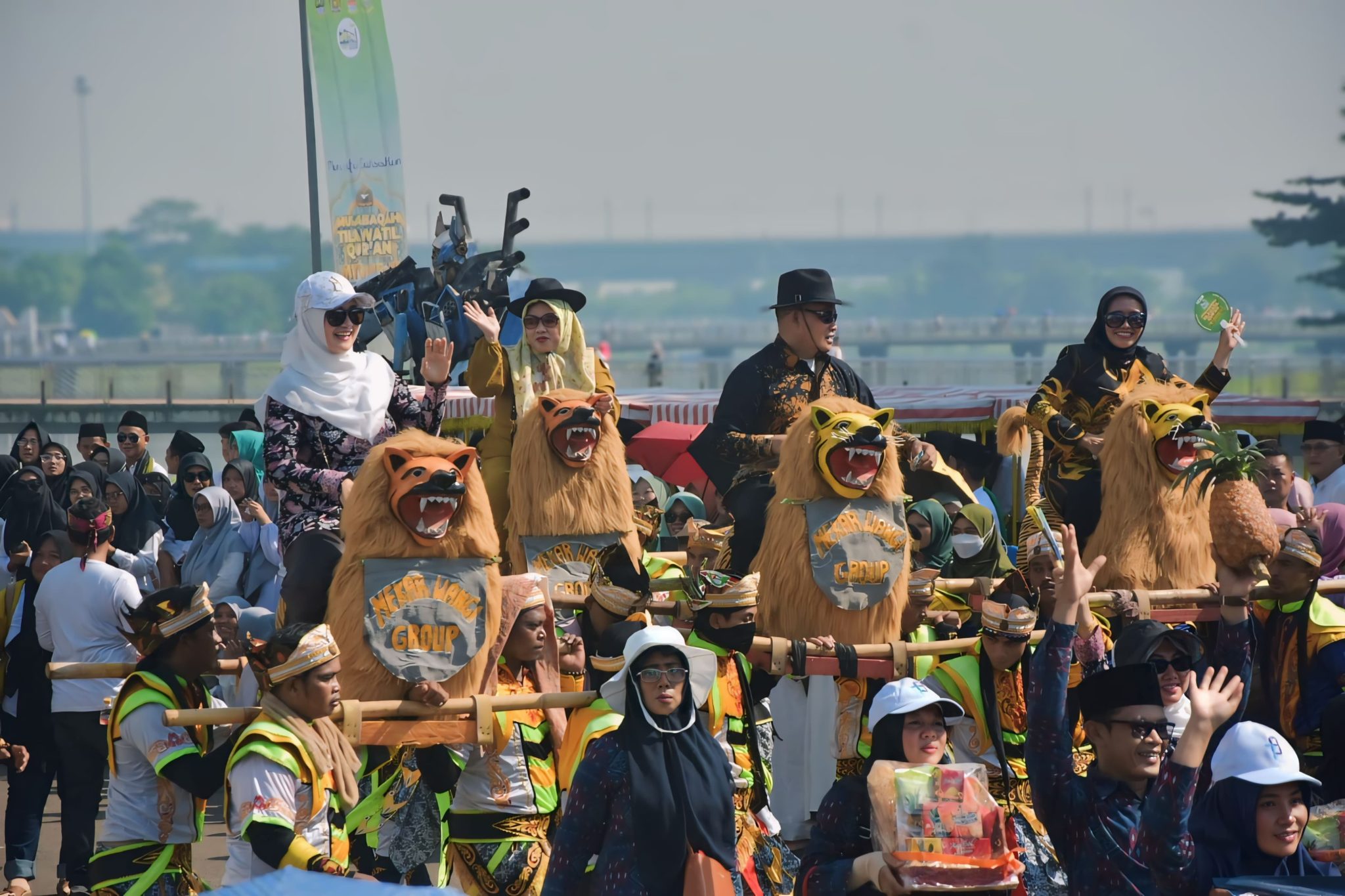 Kesenian Khas Daerah Ikut Meriahkan Pawai Ta’aruf MTQ ke-38 Jawa Barat ...