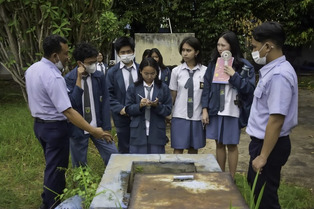 SMA Don Bosco 3 Cikarang Belajar Pengolahan Air di Perumda Tirta Bhagasasi