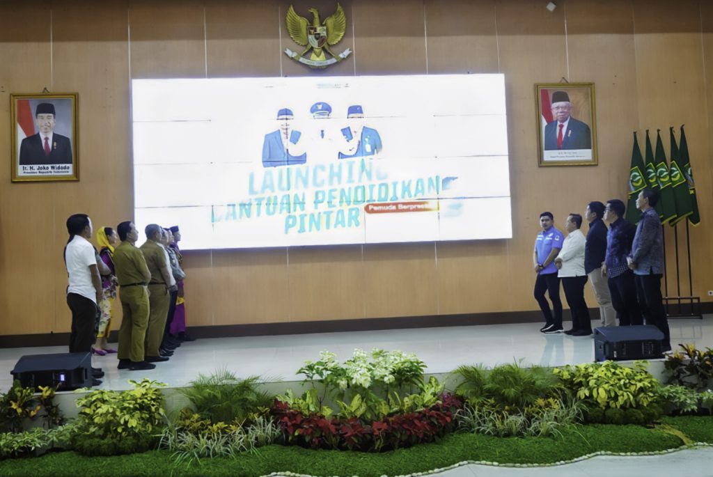 Pemkab Bekasi Luncurkan Aplikasi Bantuan Pendidikan Pintar