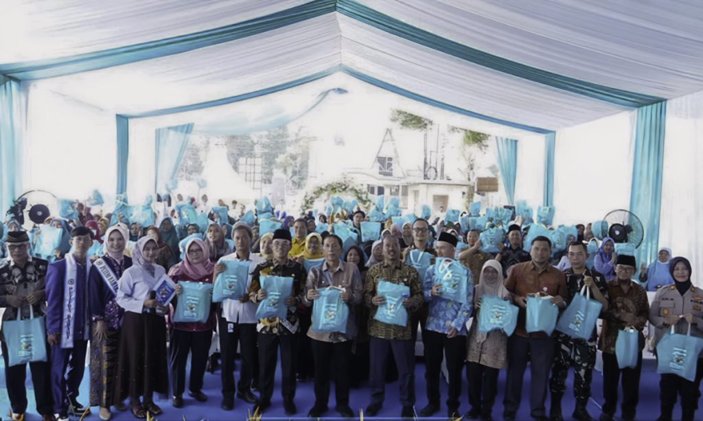 Pemkab Bekasi Tekan Stunting Melalui Gerakan Makan Ikan