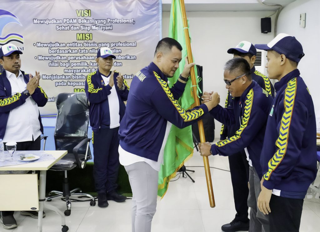 Jaga Tradisi Juara, Perumda Tirta Bhagasasi Bekasi Melepas Atlet Porpamnas VIII Makassar