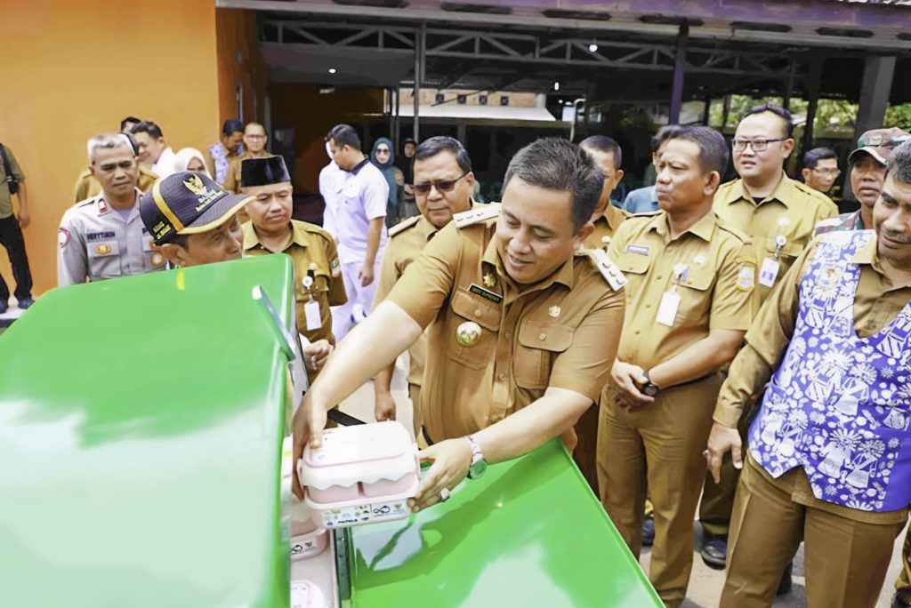 Pemberian Makanan Bagi Dhuafa Entaskan Stunting di Kabupaten Bekasi