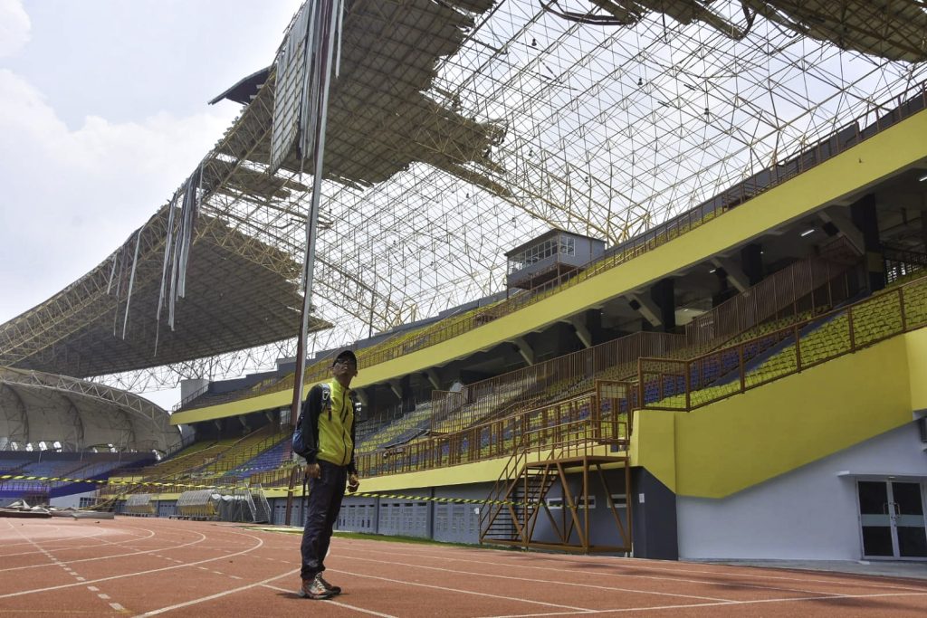 Pemkab Bekasi Butuh Rp 15 Miliar Untuk Perbaikan Atap Stadion