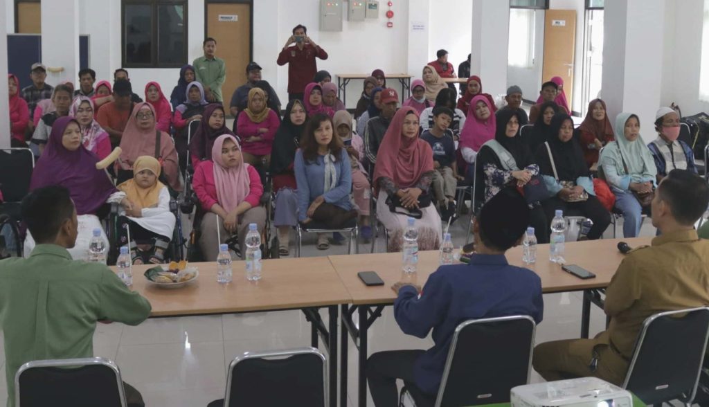 Penyandang Disabilitas Dapat Modal Usaha dari Baznas Kabupaten Bekasi