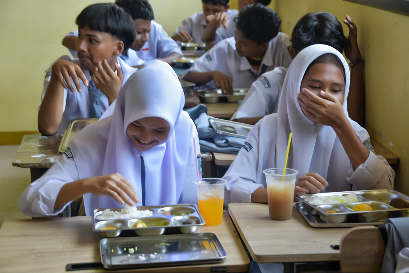 Kabupaten Bekasi Launching Makan Siang Bergizi Gratis di Pebayuran