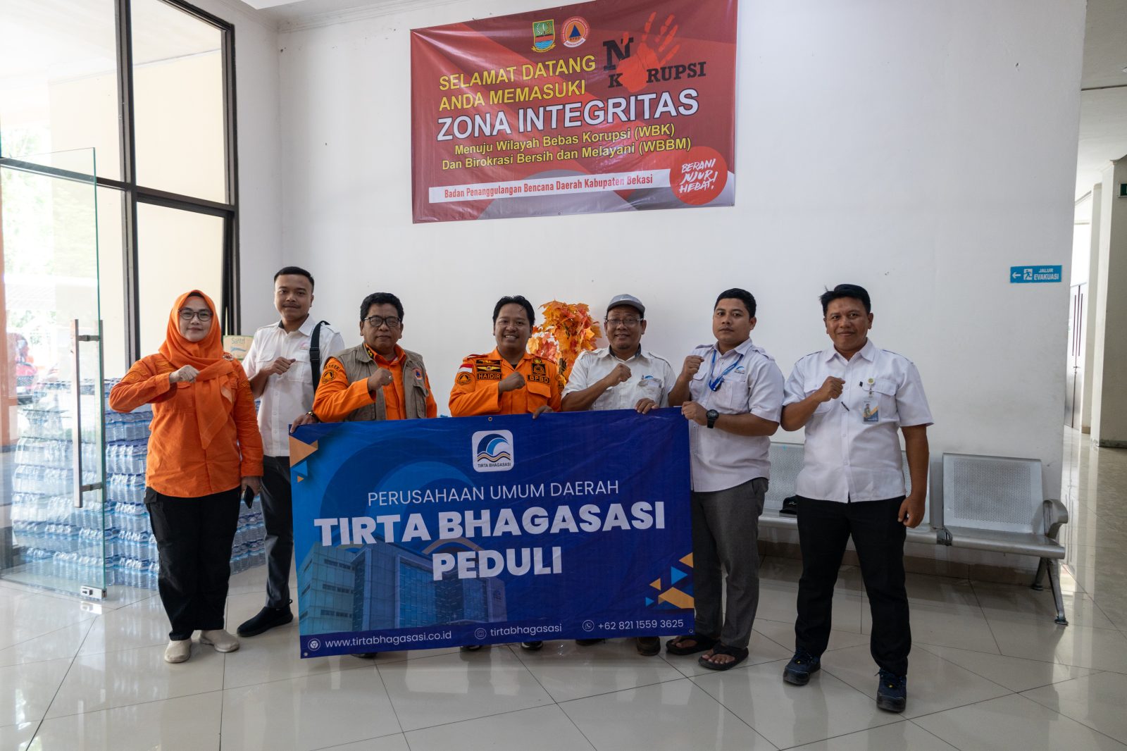 Pemberian Bantuan Korban Banjir ke BPBD Kabupaten Bekasi