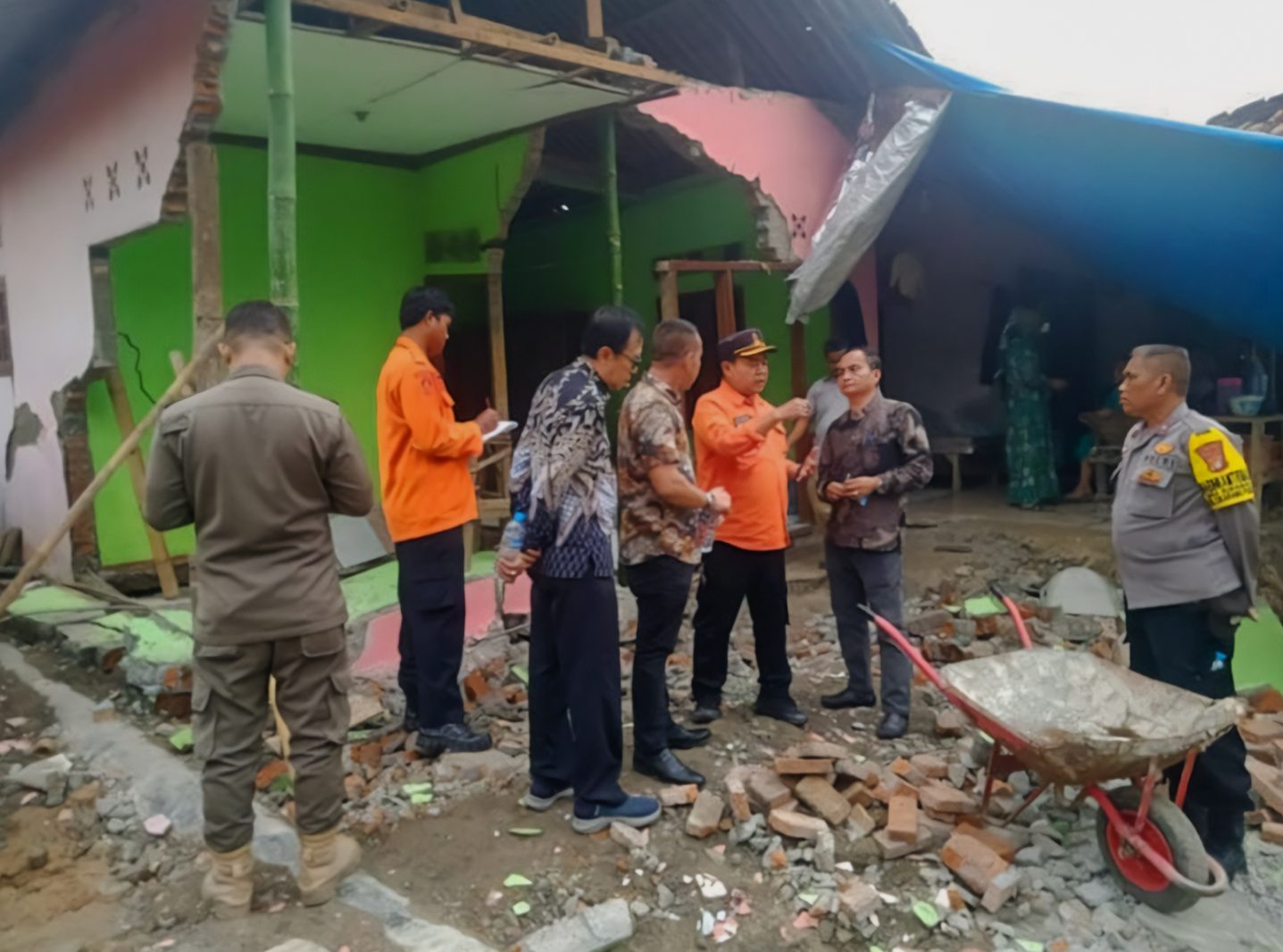 Pemkab Bekasi Gandeng PVMBG Teliti Pergerakan Tanah di Desa Sukamahi