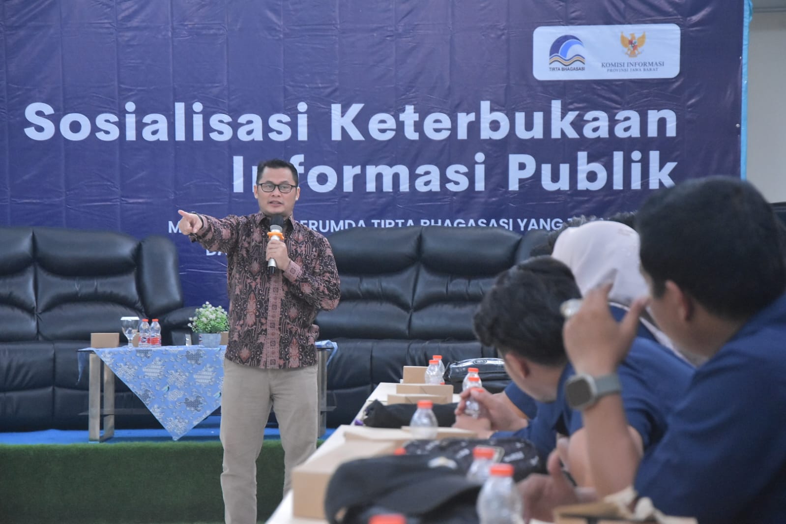 Gandeng Komisi Informasi Jabar, Perumda Tirta Bhagasasi Siap Wujudkan Pelayanan Transparan dan Akuntabel