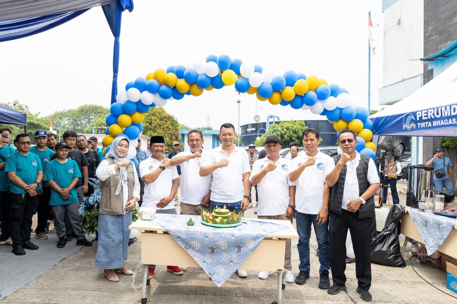 Direktur Utama Perumda Tirta Bhagasasi Semangati Para Peserta Lomba