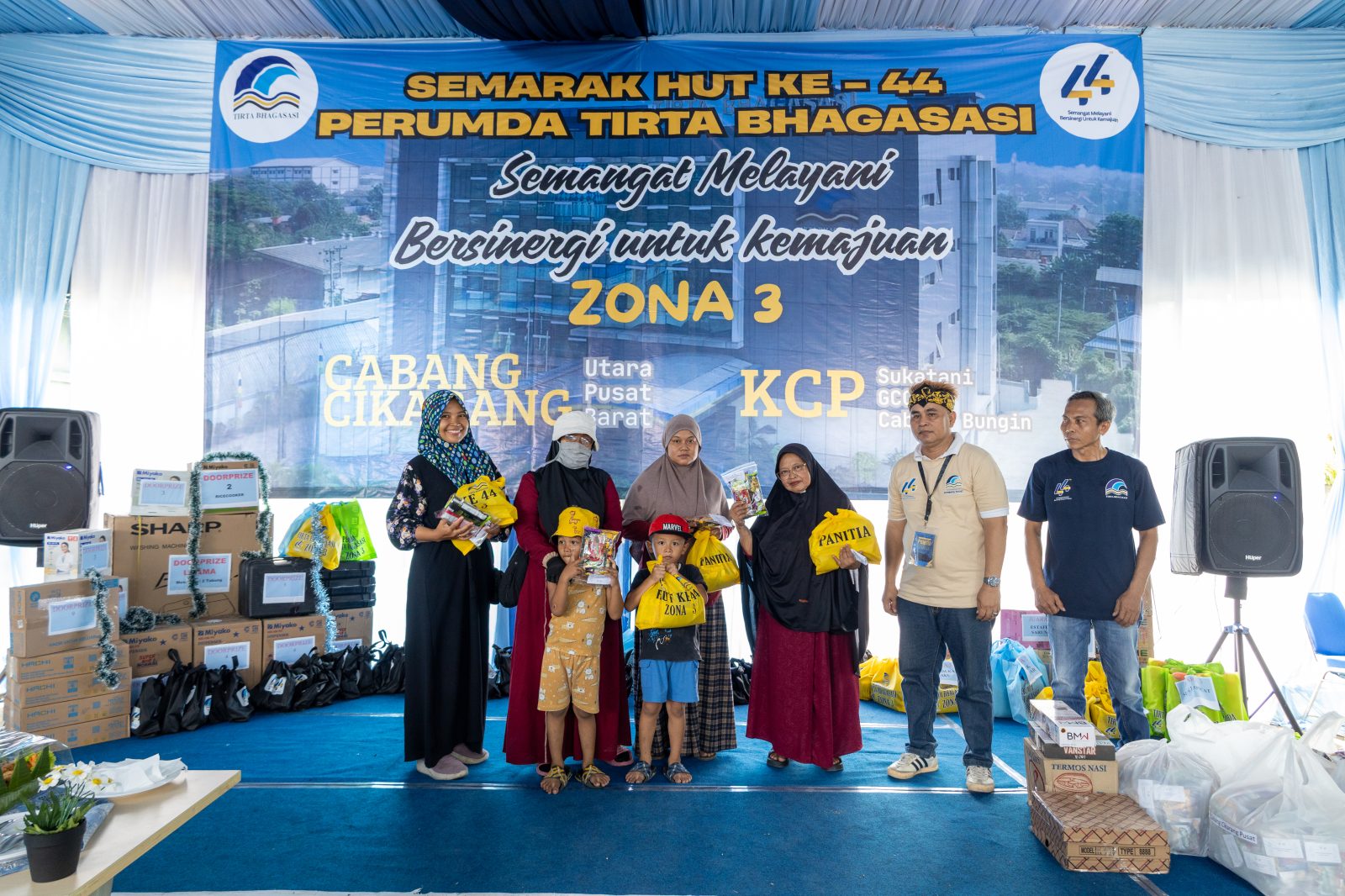 Perayaan HUT ke-44 Perumda Tirta Bhagasasi di Zona 3 Dilengkapi Aksi Berbagi Kepada Pelanggan